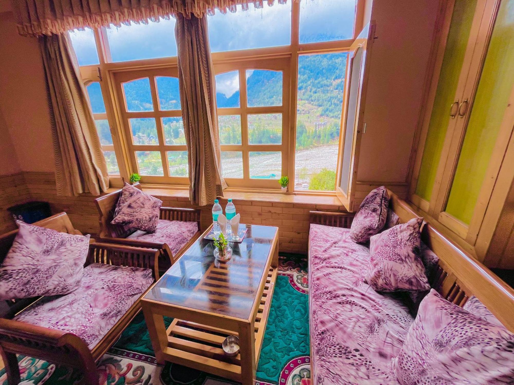 Hotel Hollywood - Scenic River & Mountain View With Premium Near Mall Road